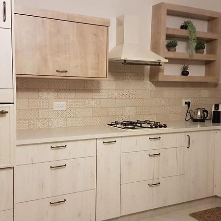 Suit November Majdal Shams Exterior foto